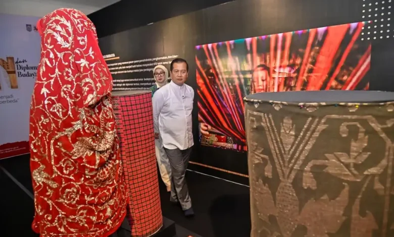 Gubernur Iqbal akan Jadi Pembicara pada Peluncuran Buku Wastra Lombok-Bali di Australia