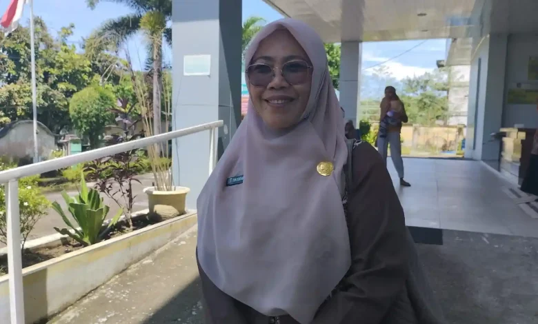 Kepala Dinas Kesehatan Lombok Barat Erni Suryana