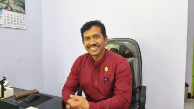 Kepala SMAN 4 Sumbawa Besar Supriadi