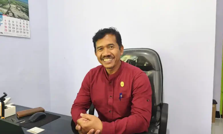 Kepala SMAN 4 Sumbawa Besar Supriadi