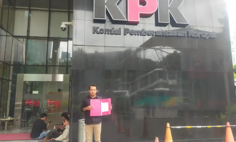 Bupati Dompu Dilaporkan ke KPK Dugaan Korupsi Proyek Tender