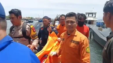 Proses Evakuasi Balita Hanyut di Lombok Timur