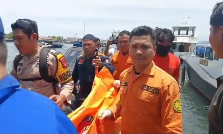 Proses Evakuasi Balita Hanyut di Lombok Timur