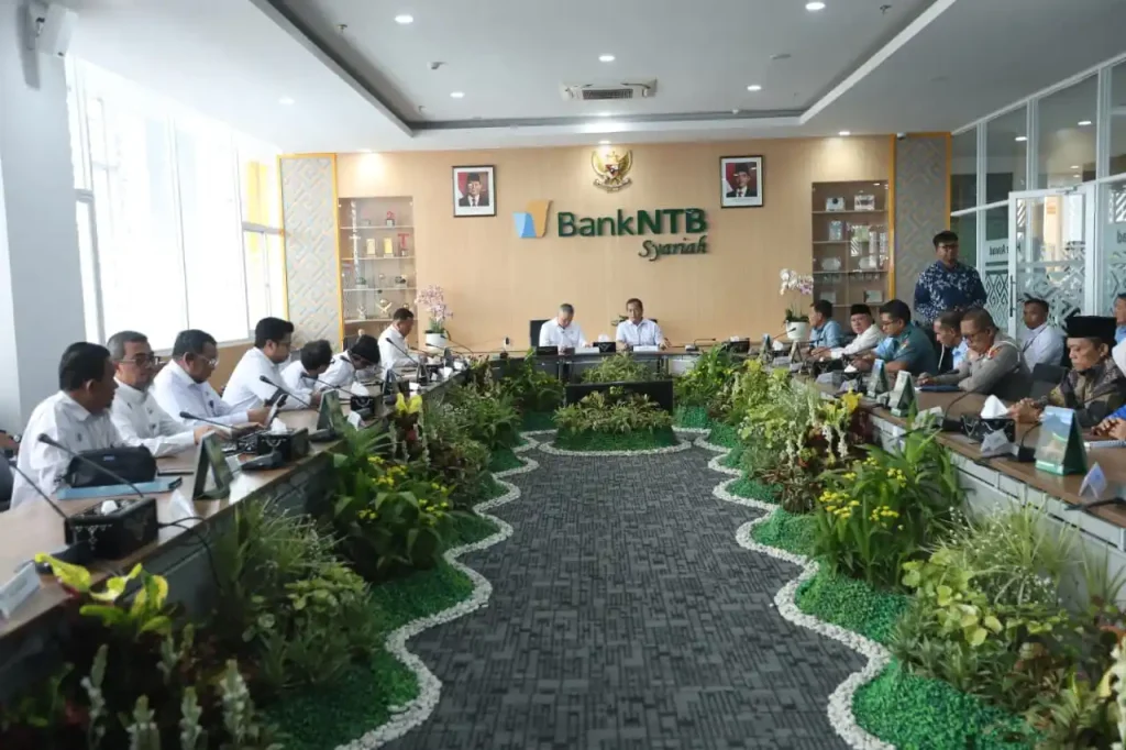 Penandatanganan Nota Kesepahaman Seaplane Batujai