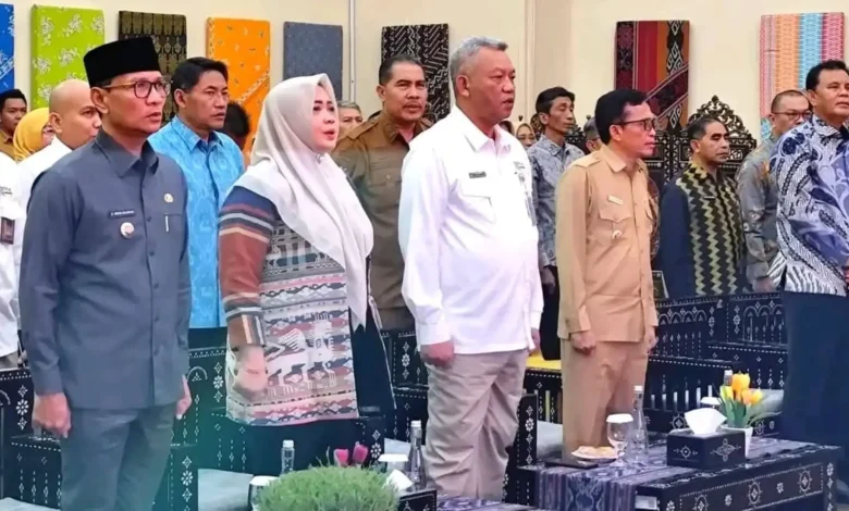 Bupati Lombok Tengah Lalu Pathul Bahri Pemkab