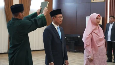 Rektor Unram, Prof. Sukardi melantik Prof. Akmaluddin sebagai Wakil Rektor Bidang Keuangan dan Umum dan Dr. Sitti Latifah sebagai Wakil Rektor Bidang Perencanaan, Kerja Sama, dan Sistem Informasi pada Jumat, 27 Maret 2026.