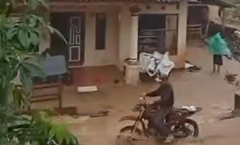 Dewan Soroti Banjir Berulang dan Jalan Rusak di Timur NTB