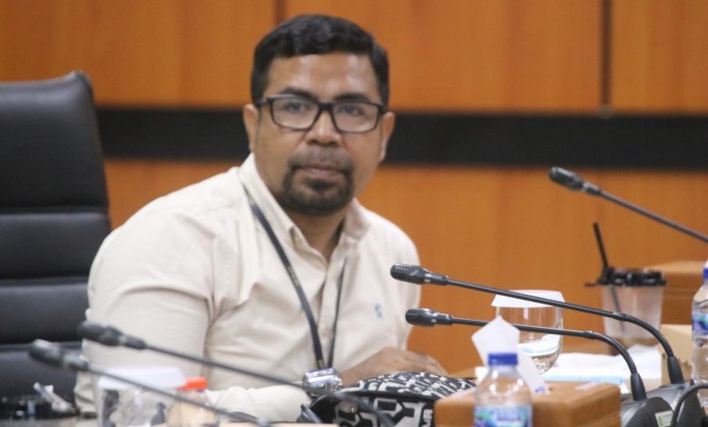 Pengamat Kebijakan Publik, Dr. Alfisahrin, M.Si., menyoroti penunjukan Budi Herman sebagai Plh. Sekda NTB.