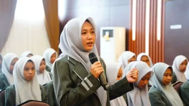 Salah satu siswa Madrasah Aliyah At Tahzib Lombok Barat saat berkunjung ke Universitas Mataram pada Kamis, 15 Januari 2026.