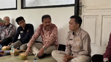 Rektor terpilih periode 2026–2030, Sukardi, bersama Rektor Universitas Mataram, Bambang Hari Kusumo, mengunjungi kawasan Gerupuk dan bertemu dengan Bupati Kabupaten Lombok Tengah, Lalu Pathul Bahri.