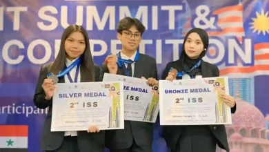 Tiga mahasiswa Unram raih Medali di Kompetisi Esai Internasional Malaysia, Ni Komang Novi Sukrianti (kiri), Salahudin (tengah), dan Ulya Safira (kanan).