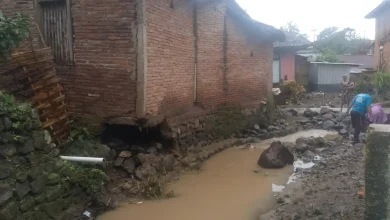 Banjir Bandang Terjang Ropang
