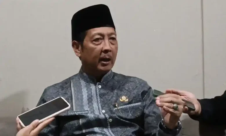Sekda Kota Mataram Lalu Alwan Basri THR Anggota DPRD