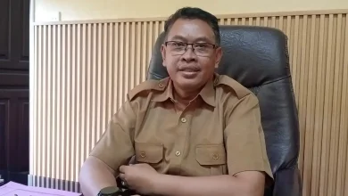 Sekda Kabupaten Sumbawa Budi Prasetiyo Mobil Dinas Pemkab