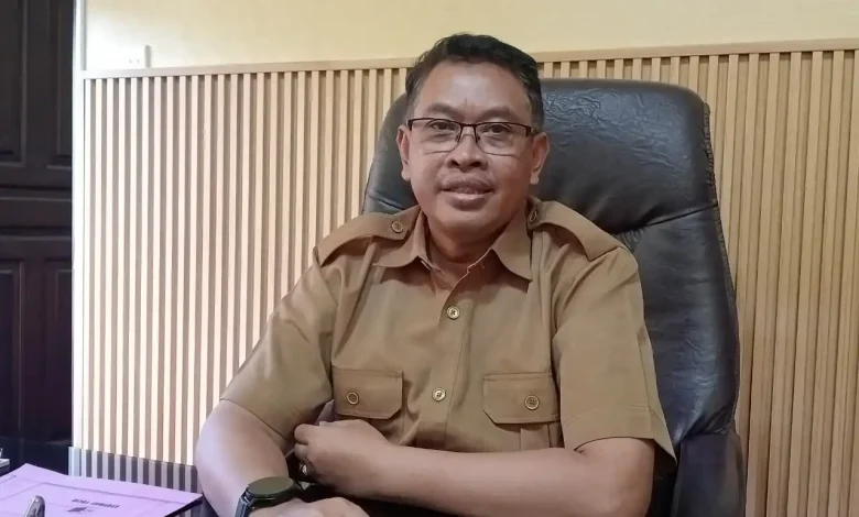 Sekda Kabupaten Sumbawa Budi Prasetiyo Mobil Dinas Pemkab
