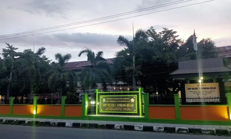 SMPN 1 Sumbawa Besar Jabatan Kepala Sekolah
