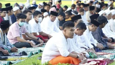 Kegiatan salat Idulfitri di Lapangan Rektorat Unram