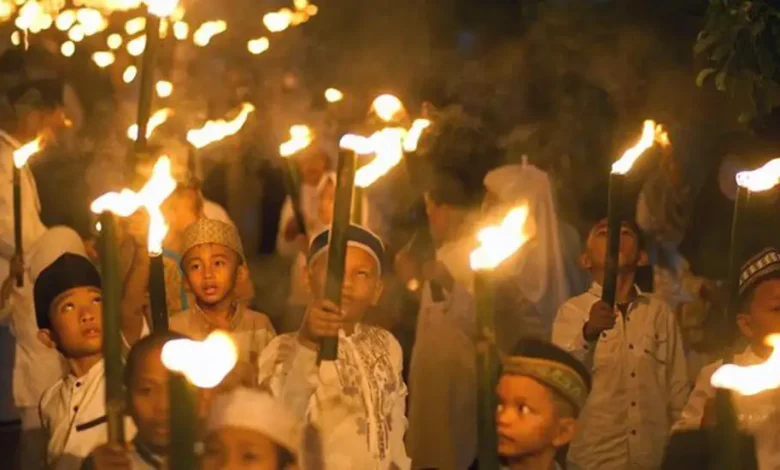 Tradisi Lebaran Pawai Obor dan Takbir Keliling