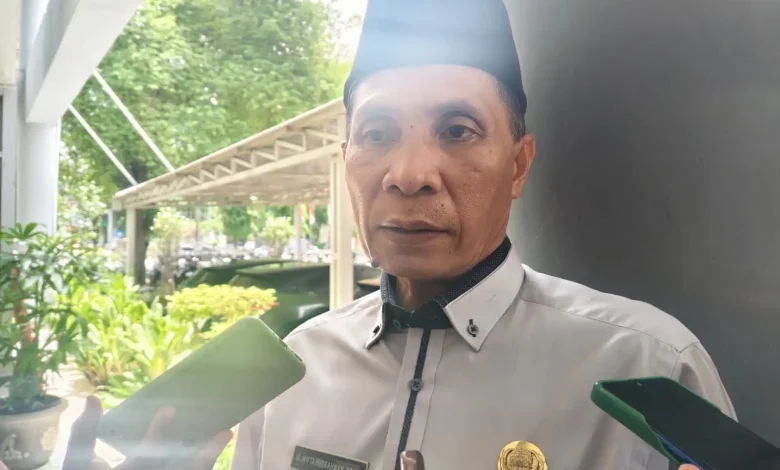 Plt Kepala Dinas Tenaga Kerja Kota Mataram Miftahurrahman Pembayaran THR