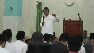 Bupati Amar Soroti Distribusi Kartu KSB Maju di Maluk Baru 42,36 Persen