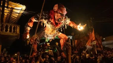 Suasana pawai Ogoh-ogoh di Gianyar, Bali tahun 2023.
