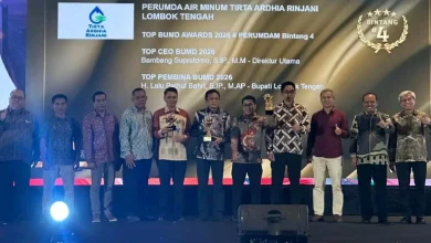 Bupati Lombok Tengah Pathul Bahri Raih BUMD Awards