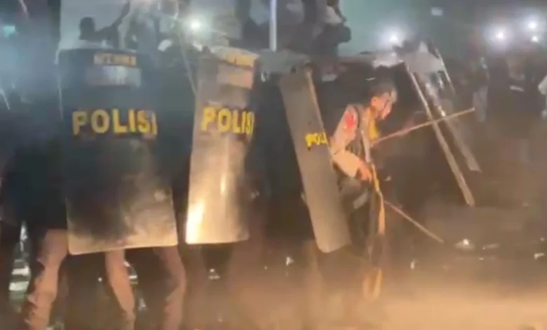 ​Dua Polisi Terluka saat Amankan Terduga Pencuri dari Amuk Massa di Lombok Timur