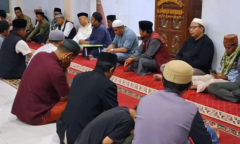 Gerakan Subuh Berjemaah Civitas Akademika STKIP Taman Siswa Bima