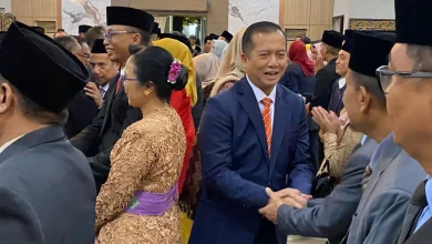 Gubernur NTB Lalu Muhamad Iqbal Lantik Kakaknya
