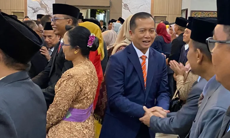 Gubernur NTB Lalu Muhamad Iqbal Lantik Kakaknya