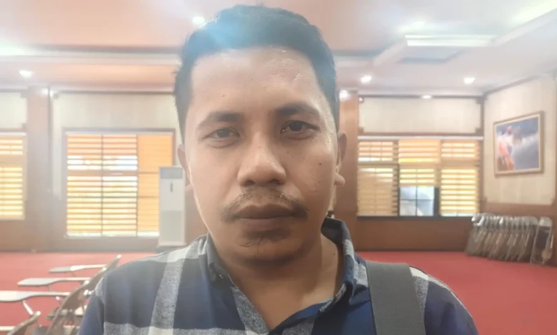 Kepala Lingkungan Kaling Jempong Barat Abdul Azim