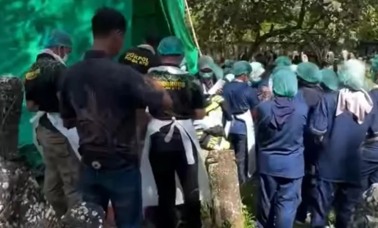 Kuburan Korban Kecelakaan di Praya Timur Dibongkar Setelah 18 Hari