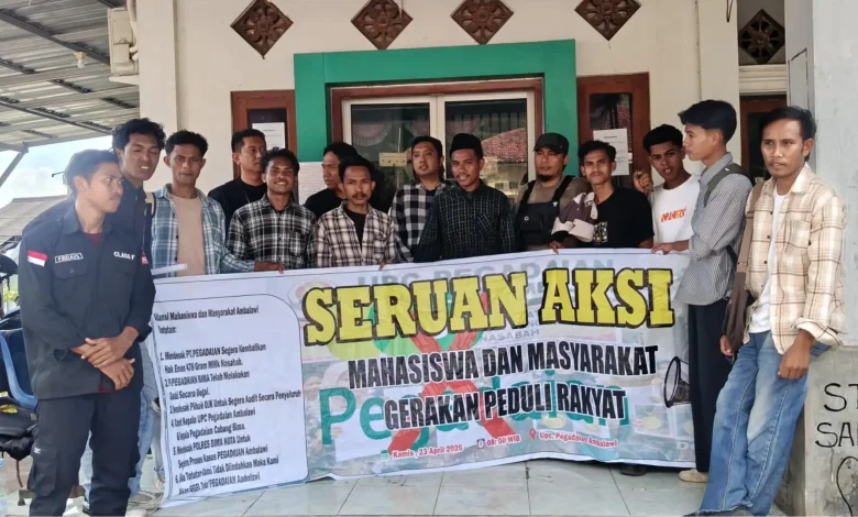 Mahasiswa Bima Geruduk Kantor Pegadaian