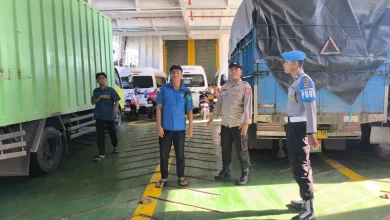 Polsek Kawasan Pelabuhan Tano Pastikan Penyeberangan ke Pulau Sumbawa Aman