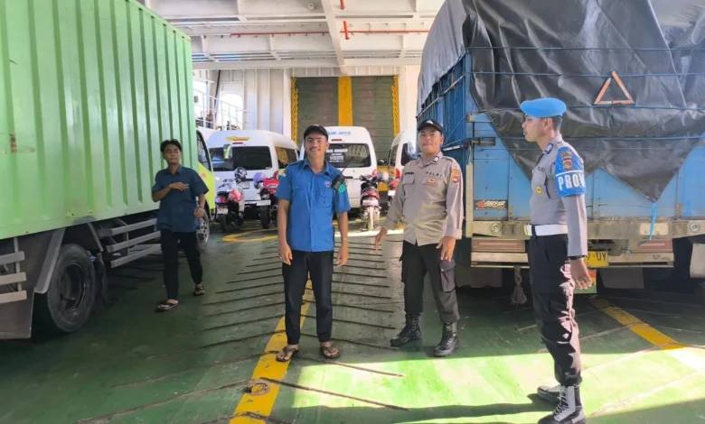 Polsek Kawasan Pelabuhan Tano Pastikan Penyeberangan ke Pulau Sumbawa Aman