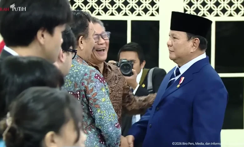 Rocky Gerung Ungkap Percakapan dengan Prabowo hingga Teddy di Istana