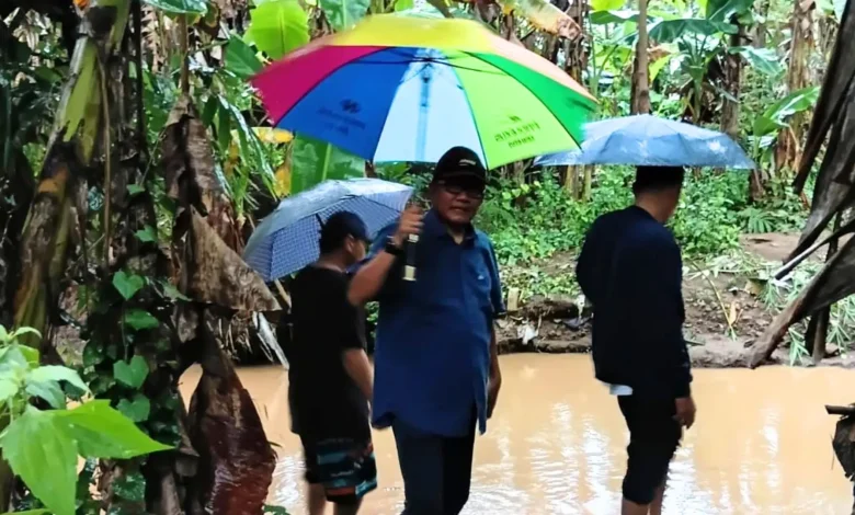 Anggota DPRD NTB Suharto Tinjau Sungai Tibu Kebon