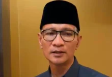 Wali Kota Mataram Mohan Roliskana