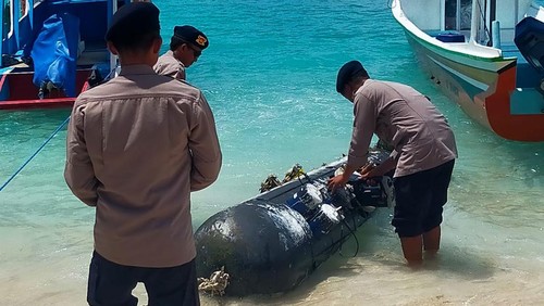 Penemuan benda mirip torpedo di Perairan Gili Trawangan, Lombok Utara, NTB pada Senin, 6 April 2026.
