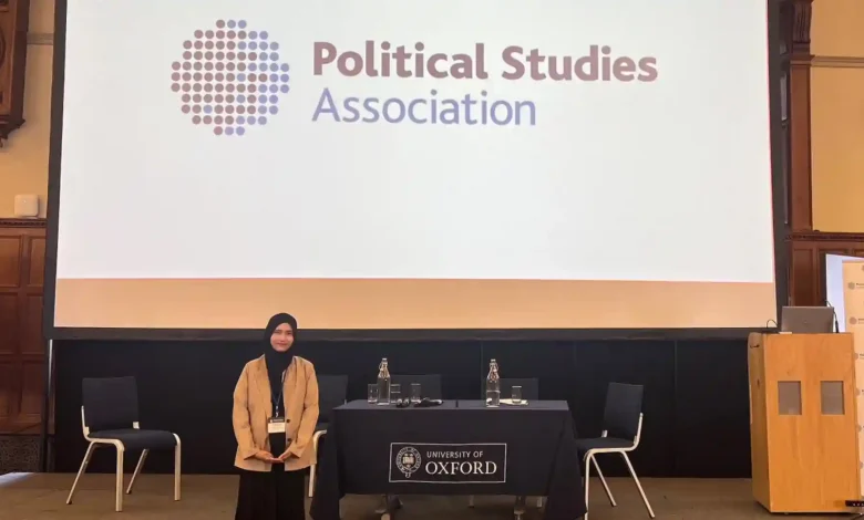 Mahasiswi asal Anjani, Lombok Timur, NTB, Fatimatuzzahro' Sholehuddin berhasil tampil mempresentasikan hasil risetnya di University of Oxford, Inggris.