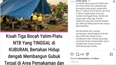 Tangkapan layar unggahan Instagram yang menyebutkan bahwa tiga anak yatim piatu di NTB hidup beratap terpal di pemakaman.