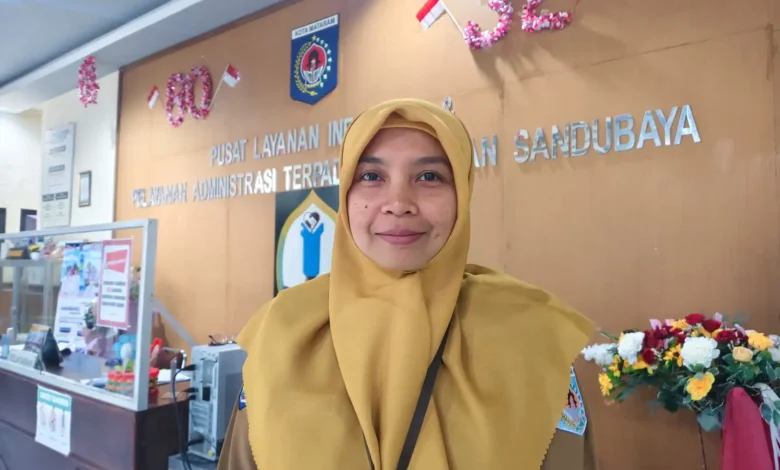 Camat Kecamatan Sandubaya Henny Suyasih