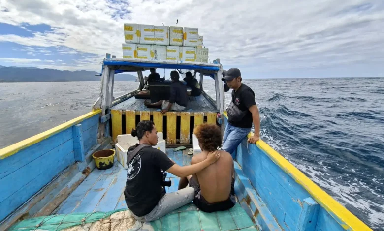 Pria di Bima Curi Panel Surya Rp80 Juta