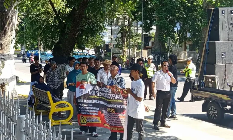 Pemkot Mataram Janji "Sikat" Kafe Ilegal hingga Sabung Ayam