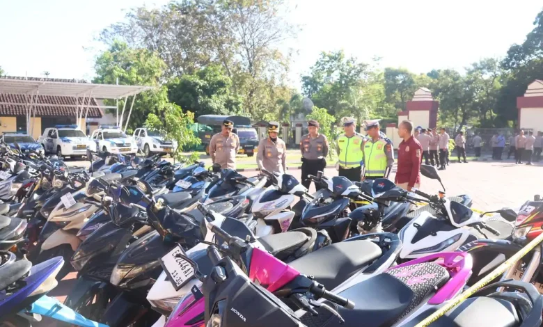 Polres Sumbawa Amankan 210 Knalpot Brong