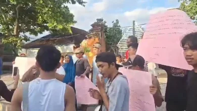 Demo Pedagang Taman Narmada