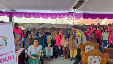 Ketua Bhayangkari NTB Serahkan Bantuan Kursi Roda dan Sosial bagi Warga Lombok Timur