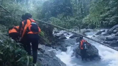 Proses Pencarian Warga Ampenan Hilang Terseret Arus di Air Terjun Tibu Ijo
