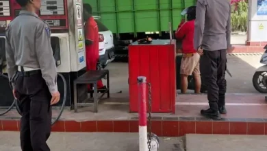 Polsek Maluk Perketat Pengamanan dan Penyesuaian Harga BBM di SPBU