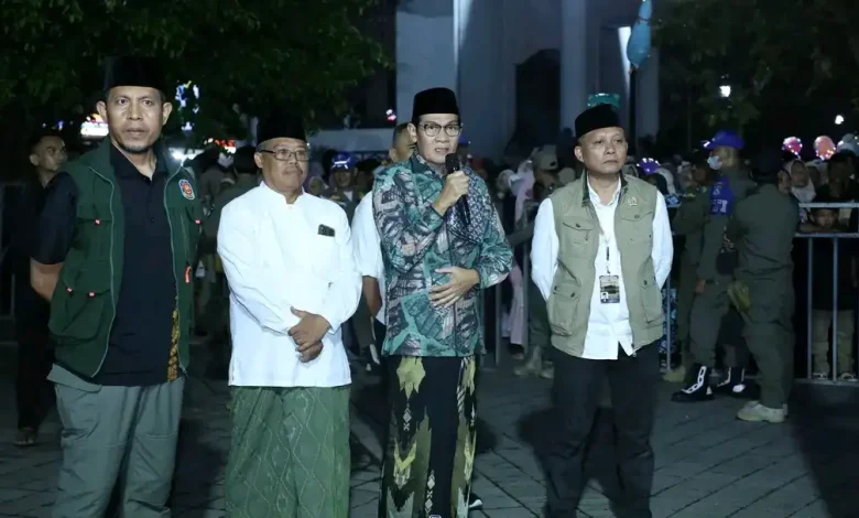 Wabup Lombok Tengah Lepas 393 Jemaah Calon Haji Kloter 7
